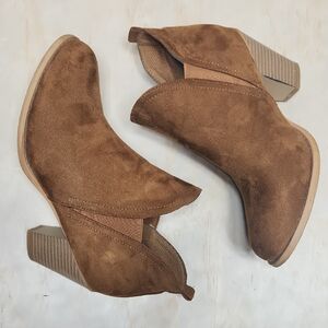 Pierre Dumas Tan Brown Suede Ankle Booties Women 9 3” Block Heel Western